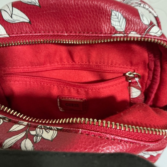 Guess red mini backpack bag - Picture 4 of 4